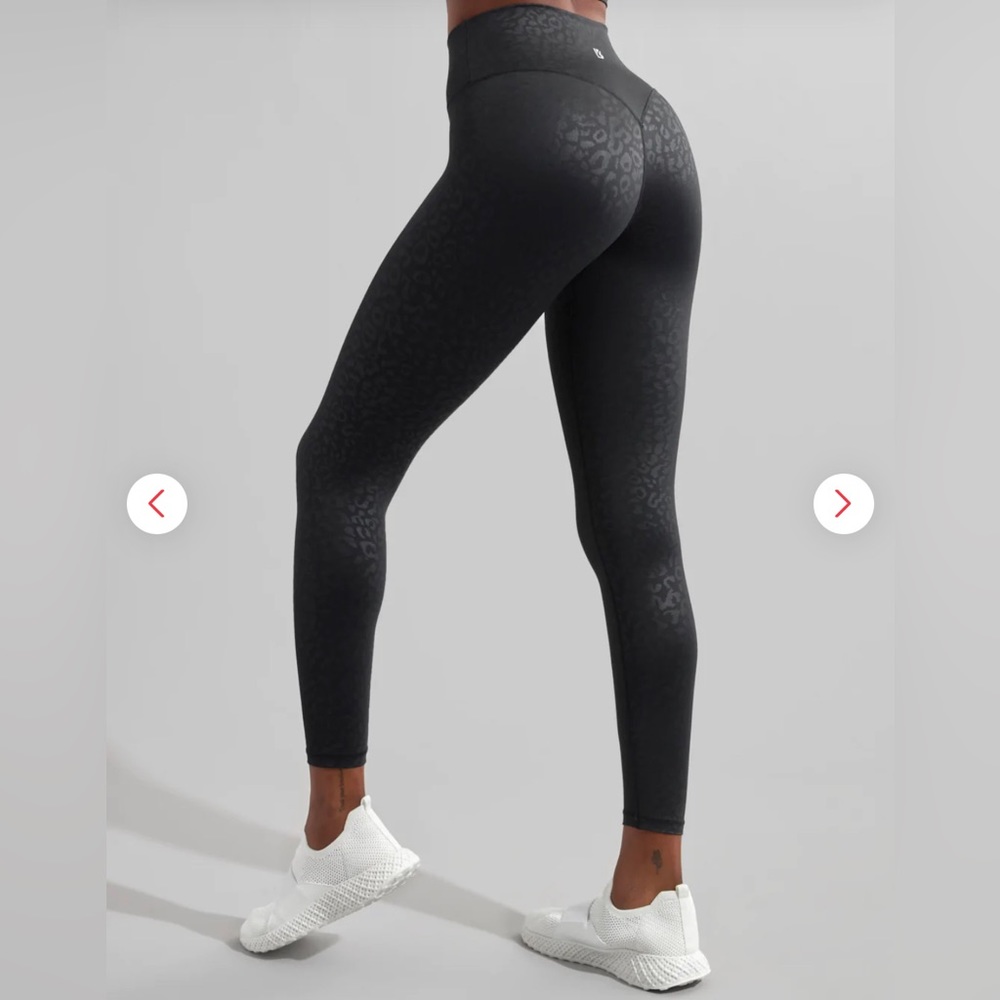 Buffbunny Rebel Leggings Size Medium EUC black leopard print shiny